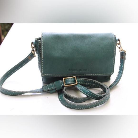 Portland leather cross body bag - Picture 12 of 15